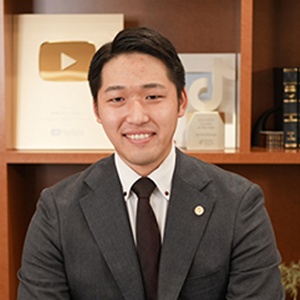 アトム法律事務所福岡支部 代表弓場 慧（ゆば さとし）